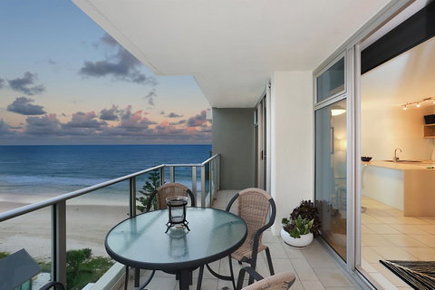 Hibiscus On The Beach - Accommodation Mermaid Beach 9
