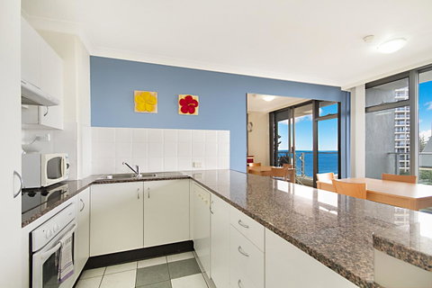 Hibiscus On The Beach - Accommodation Mermaid Beach 5