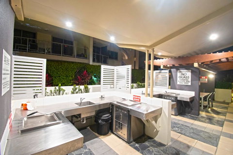 Trilogy Surfers Paradise - Accommodation Mermaid Beach 5
