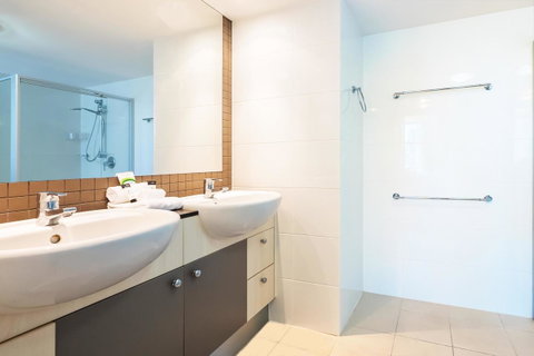 Trilogy Surfers Paradise - Accommodation Mermaid Beach 35