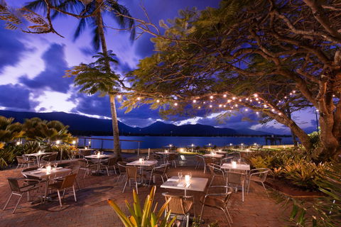Hilton Cairns - Accommodation Mermaid Beach 24