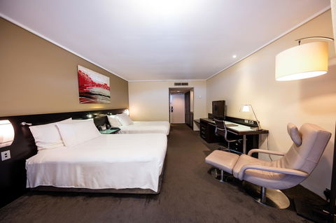 Hilton Cairns - Accommodation Mermaid Beach 32