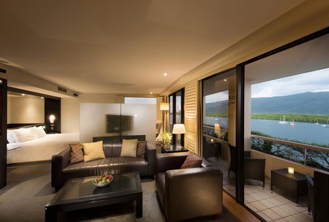 Hilton Cairns - Accommodation Mermaid Beach 23