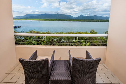 Hilton Cairns - Accommodation Mermaid Beach 29