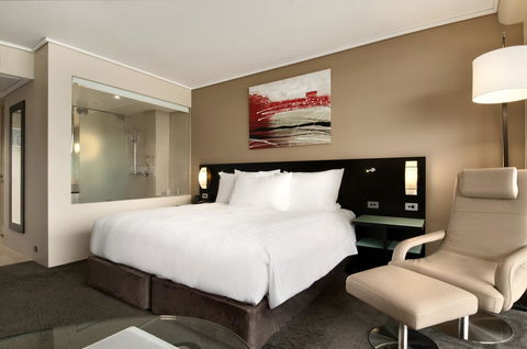 Hilton Cairns - Accommodation Mermaid Beach 34