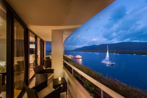 Hilton Cairns - Accommodation Mermaid Beach 20
