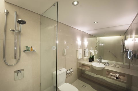 Hilton Cairns - Accommodation Mermaid Beach 16