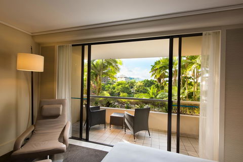 Hilton Cairns - Accommodation Mermaid Beach 10