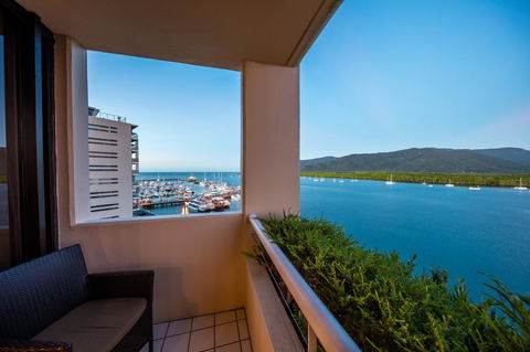 Hilton Cairns - Accommodation Mermaid Beach 30