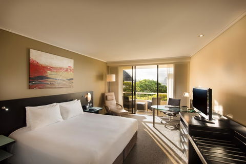 Hilton Cairns - Accommodation Mermaid Beach 9
