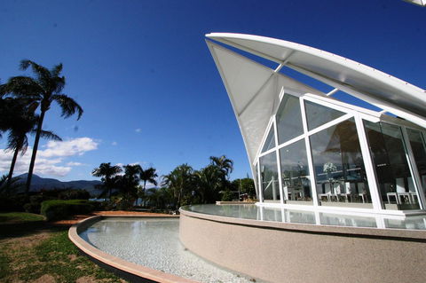 Hilton Cairns - Accommodation Mermaid Beach 38
