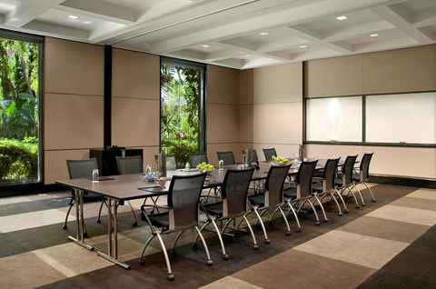 Hilton Cairns - Accommodation Mermaid Beach 37
