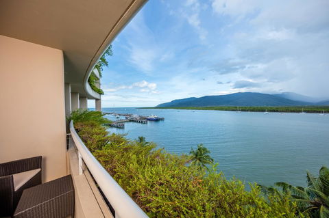 Hilton Cairns - Accommodation Mermaid Beach 5