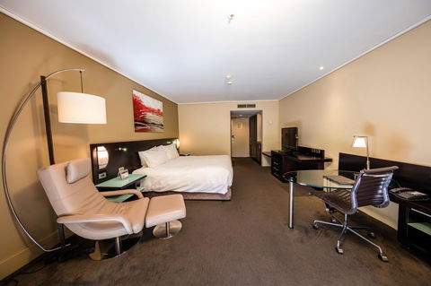 Hilton Cairns - Accommodation Mermaid Beach 31