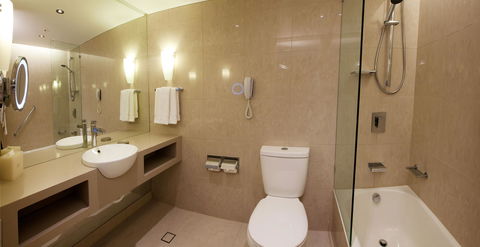 Hilton Cairns - Accommodation Mermaid Beach 28