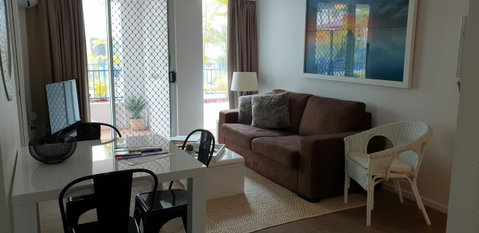 Surfers Beach Resort 2 - Accommodation Mermaid Beach 1