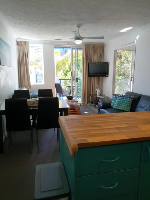 Surfers Beach Resort 2 - Accommodation Mermaid Beach 29