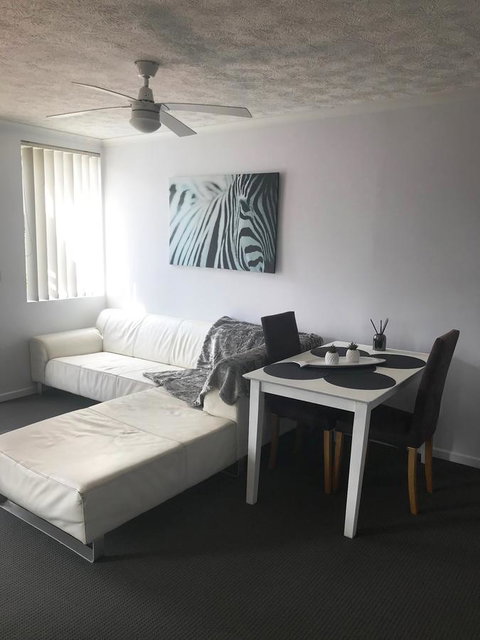 Surfers Beach Resort 2 - Accommodation Mermaid Beach 41