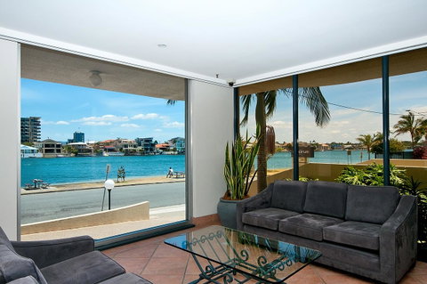 Spectrum Holiday Apartments - Accommodation Mermaid Beach 19