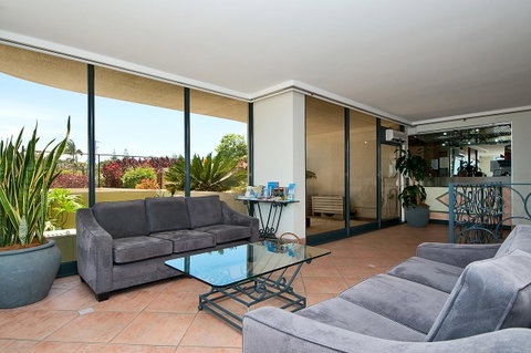 Spectrum Holiday Apartments - Accommodation Mermaid Beach 20