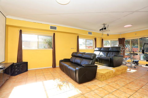 Waterfront At White Patch - Accommodation Mermaid Beach 40