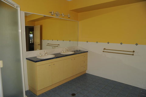 Waterfront At White Patch - Accommodation Mermaid Beach 20