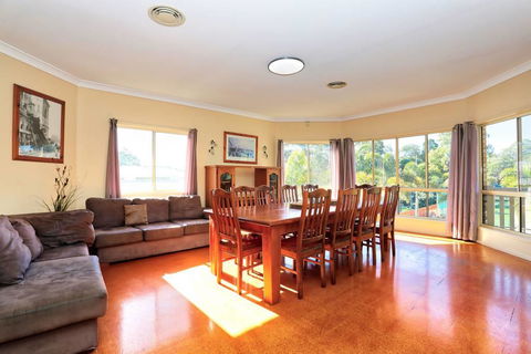 Waterfront At White Patch - Accommodation Mermaid Beach 27