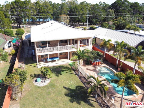 Waterfront At White Patch - Accommodation Mermaid Beach 32