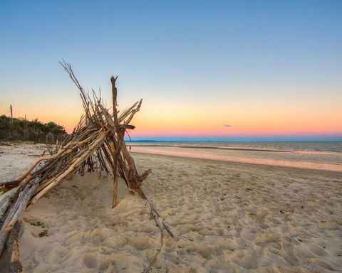 Waterfront At White Patch - Accommodation Mermaid Beach 24