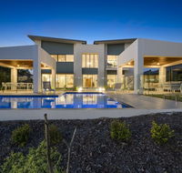 Luxury Canal Front Holiday House - Accommodation Mermaid Beach