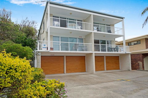 LISTEN TO THE SURF From Rickman Pde, Woorim - Accommodation Mermaid Beach 17
