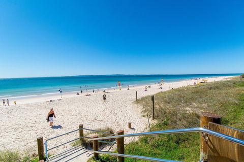 LISTEN TO THE SURF From Rickman Pde, Woorim - Accommodation Mermaid Beach 15