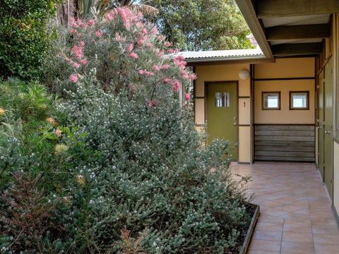 Claytons 1 By Discover Stradbroke - Accommodation Mermaid Beach 1