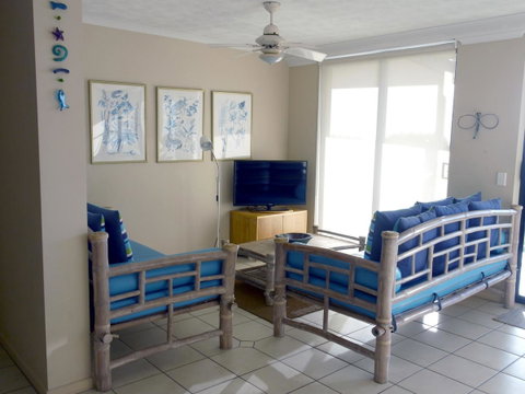 Cylinder Cove 1 - Accommodation Mermaid Beach 4