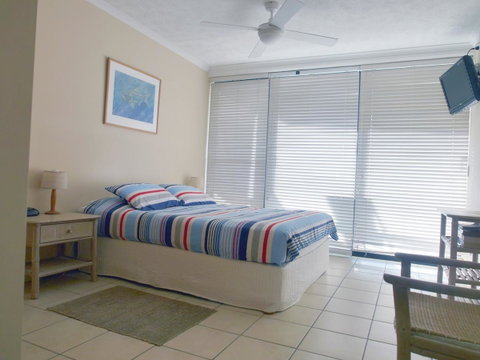 Cylinder Cove 1 - Accommodation Mermaid Beach 5