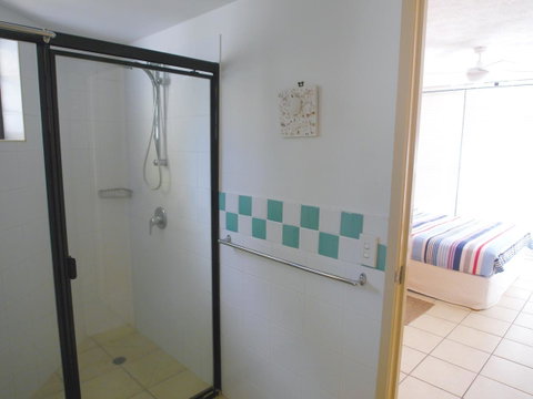 Cylinder Cove 1 - Accommodation Mermaid Beach 8