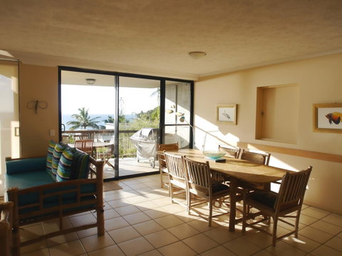 Cylinder Cove 1 - Accommodation Mermaid Beach 2