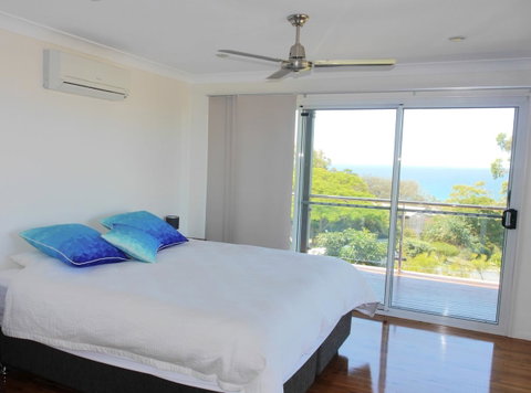 Blue Water Views 1 - Accommodation Mermaid Beach 2