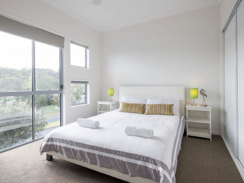 Island Time - Accommodation Mermaid Beach 5