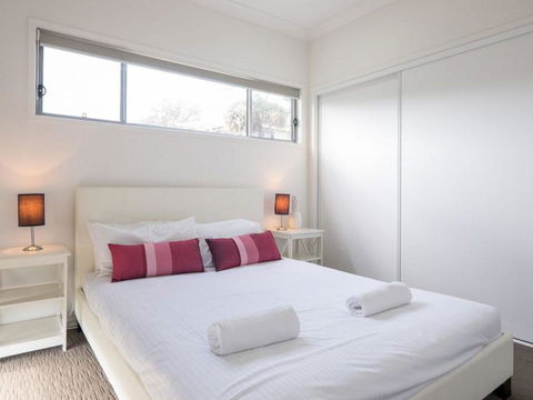 Island Time - Accommodation Mermaid Beach 1
