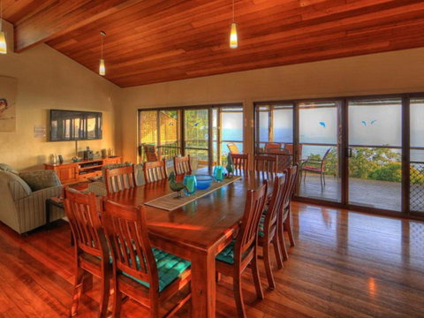 Belle Vue Beach House By Discover Stradbroke - Accommodation Mermaid Beach 17