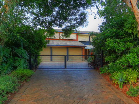 Belle Vue Beach House By Discover Stradbroke - Accommodation Mermaid Beach 14