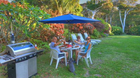 The Broken Banyan - Accommodation Mermaid Beach 13