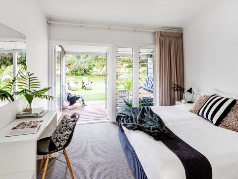 Pinetrees Lodge - Accommodation Mermaid Beach 0