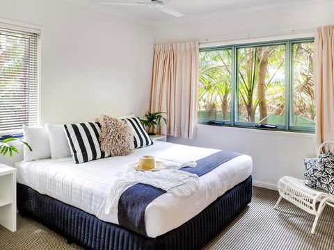 Pinetrees Lodge - Accommodation Mermaid Beach 6