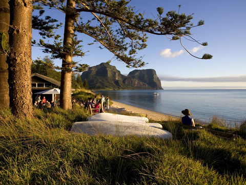 Pinetrees Lodge - Accommodation Mermaid Beach 2