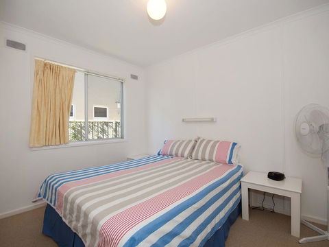 'Beachside' Shoal Bay, Unit 4 - Accommodation Mermaid Beach 2