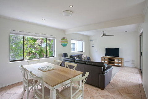 'Pandanus Cove' Apartment 5 - Accommodation Mermaid Beach 0