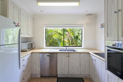 'Pandanus Cove' Apartment 5 - Accommodation Mermaid Beach 3