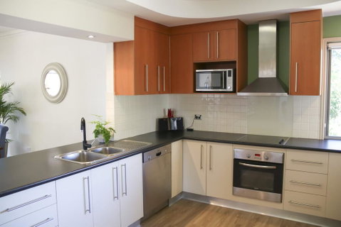 'Top Tier' Dog Friendly Holiday Home - Accommodation Mermaid Beach 1